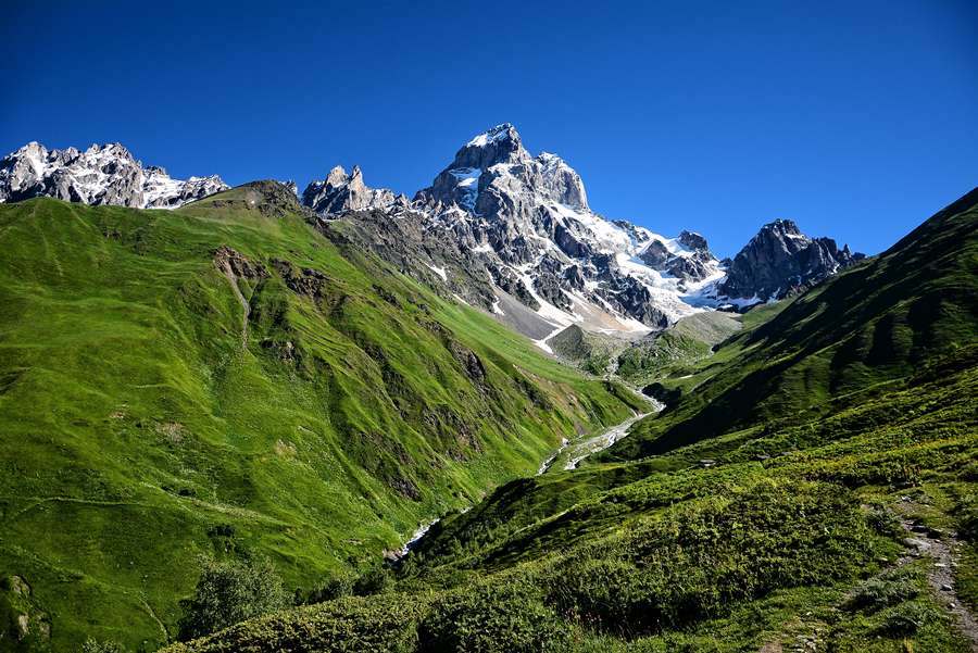 trekking wokol mestii swanetia gory gruzja