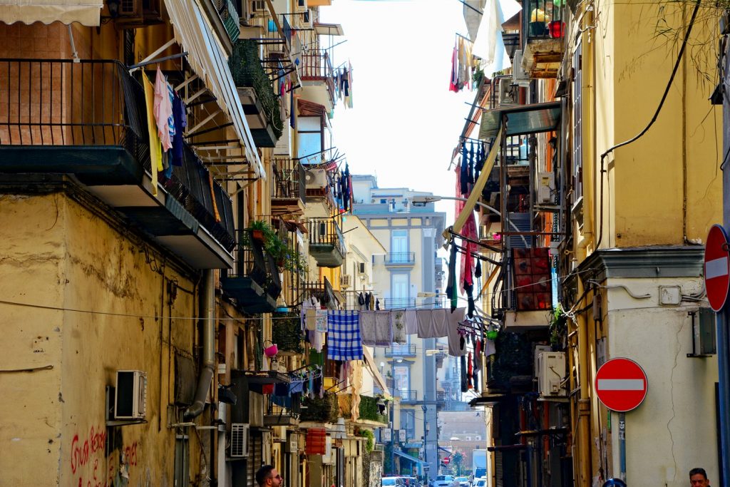 Neapol widok ulic wąskie uliczki